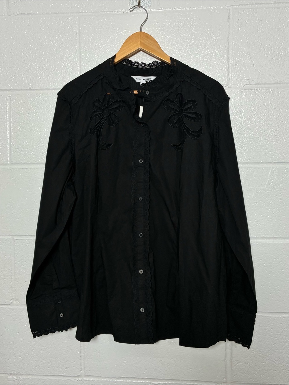 Old Navy x Anna Sui black lace button up top